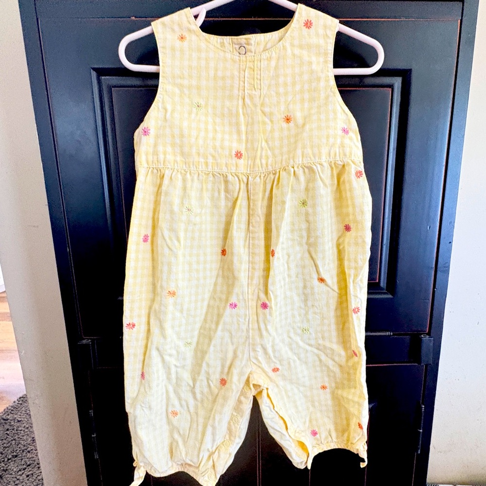 Gymboree vintage cotton one piece romper. Adorable gingham print with embroidery